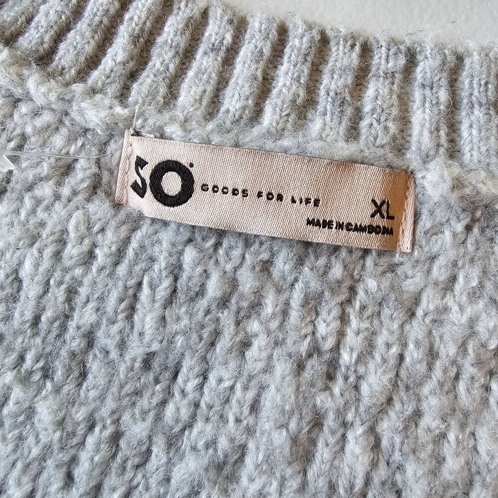 NWT SO Gray Women's V Neck Sweater Top size XL - Picture 7 of 11